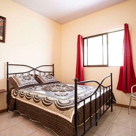 Flor De Katty Hostel Airport Río Segundo Extérieur photo