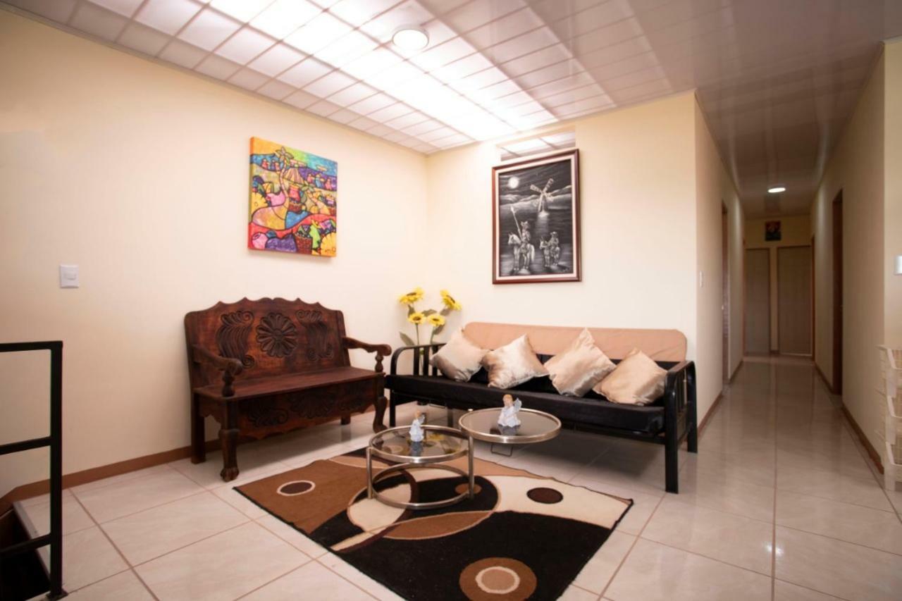 Flor De Katty Hostel Airport Río Segundo Extérieur photo